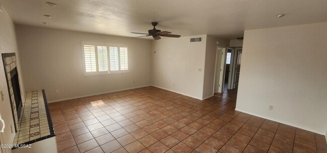 Building Photo - 71 E Windhill Dr