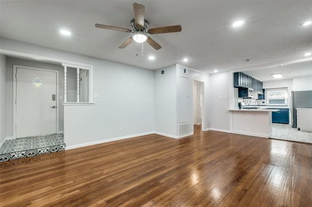 Building Photo - 10227 Sylvia Dr