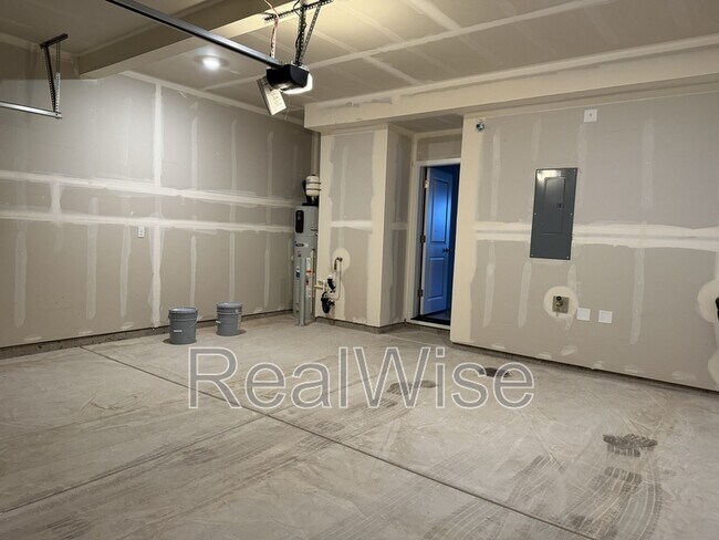 Building Photo - 62755 Eagle Rd