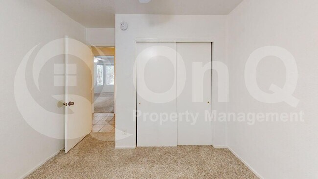 Building Photo - 8972 E Mayberry Dr
