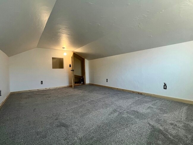 Building Photo - 2268 Meadow Ln