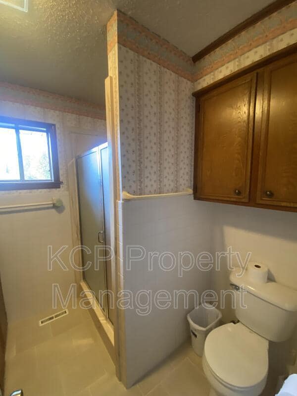 Building Photo - 7601 Oxford Pl