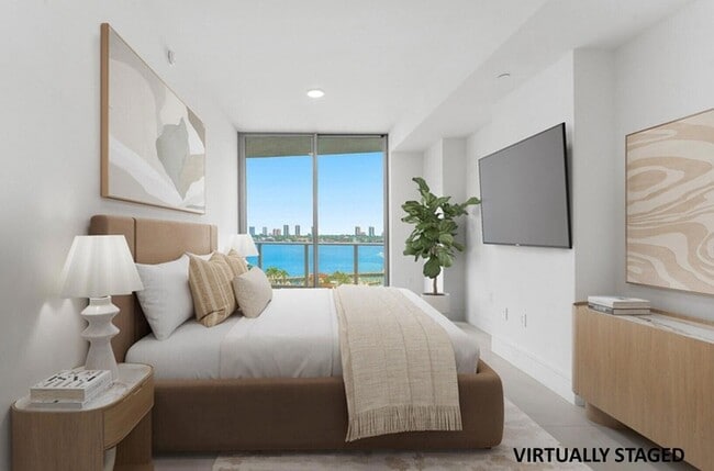 Building Photo - 220 Lake Shore Dr