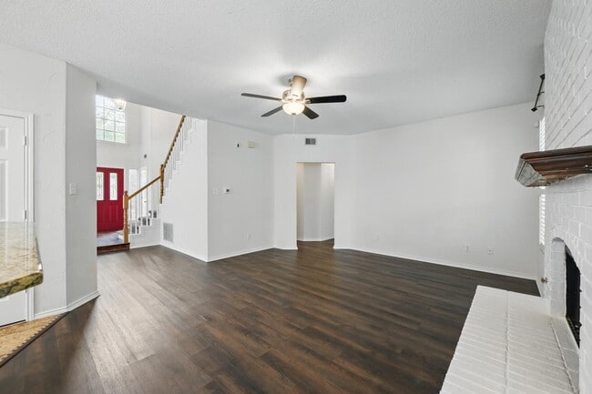 Building Photo - 2521 Timber Ridge Ln