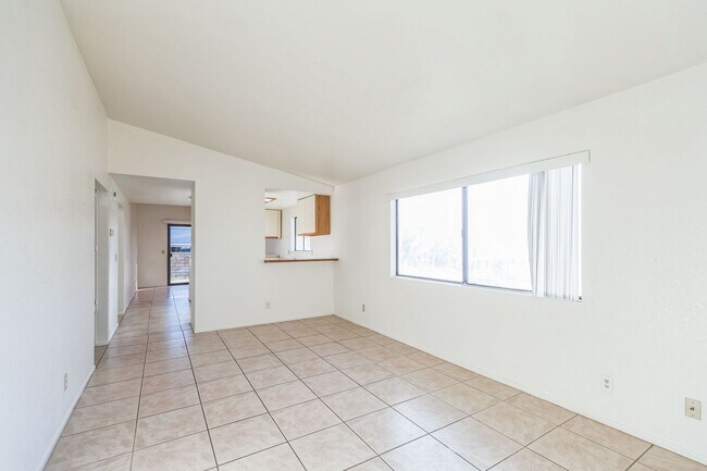 Building Photo - 78701 Ave 42