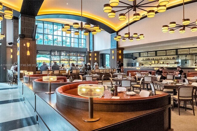 Building Photo - 601 NE 1st Ave