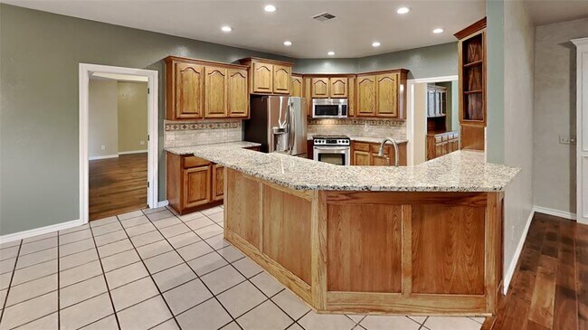 Building Photo - 1590 Deerwood Tr