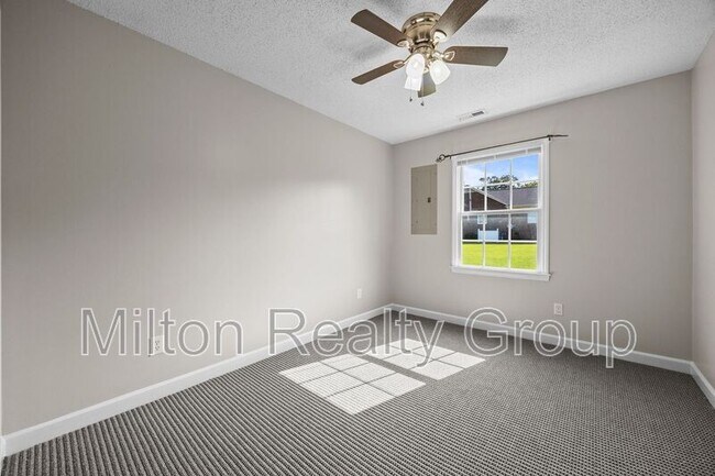 Building Photo - 145 S Patterson St