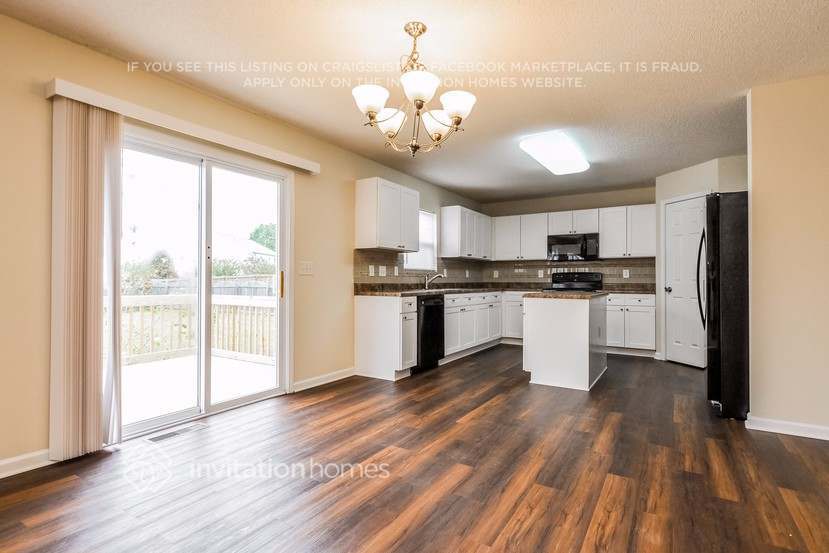 Building Photo - 12 Woodcreek Ln