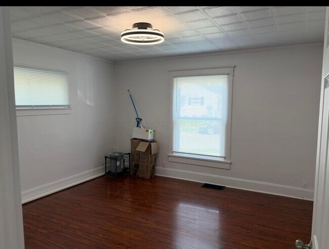 Building Photo - 655 Evans St