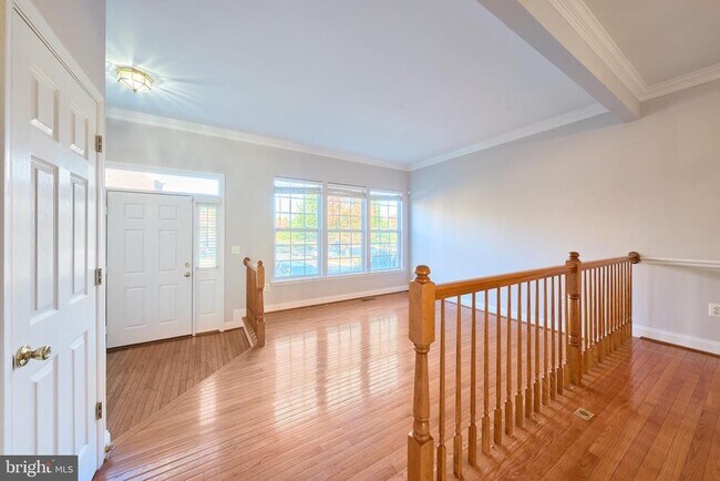 Building Photo - 685 Springhouse Square SE