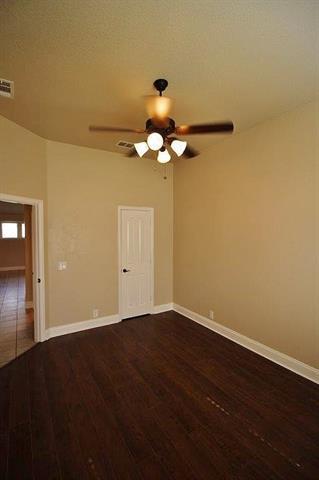 Building Photo - 6613 Meadow Glen Dr