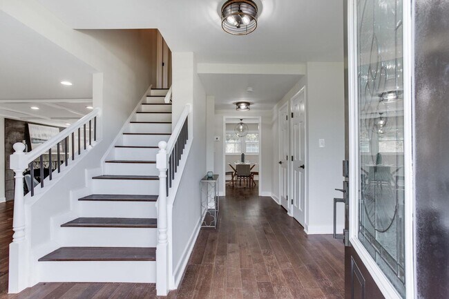 Building Photo - Fabulously Renovated 4 Bedroom, 3.5 Bathroom Home In Close in Potomac!!