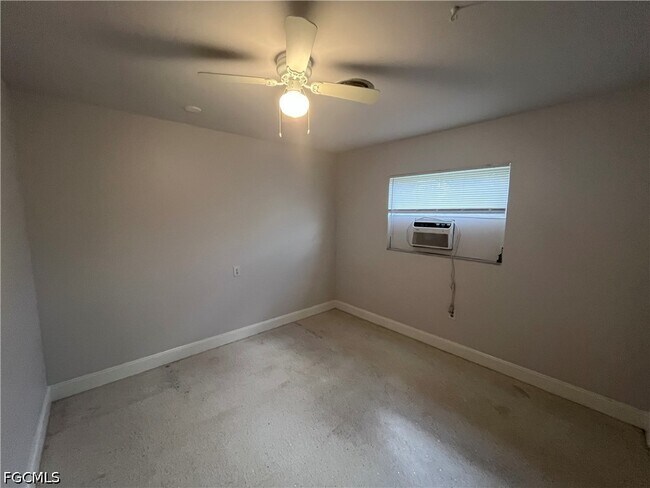 Building Photo - 2031 Maravilla Cir