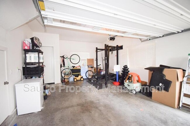 Building Photo - 445 NE Tork Pl