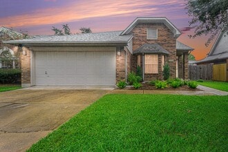 Building Photo - 14335 Fair Knoll Way