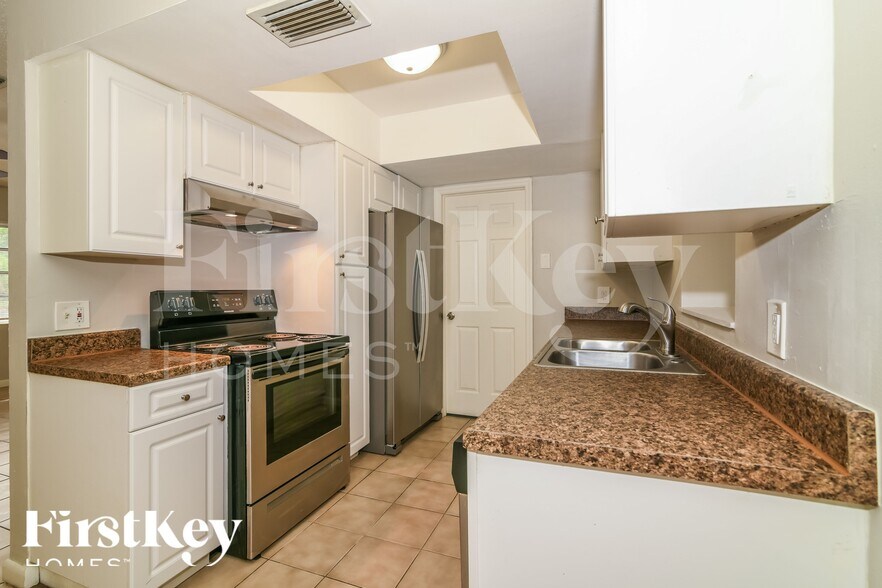 Building Photo - 161 NE 20th St