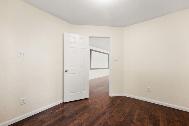 Building Photo - 15906 Arapaho Bend Ln