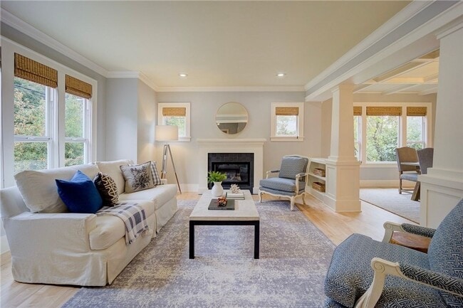 Building Photo - Magnolia Home