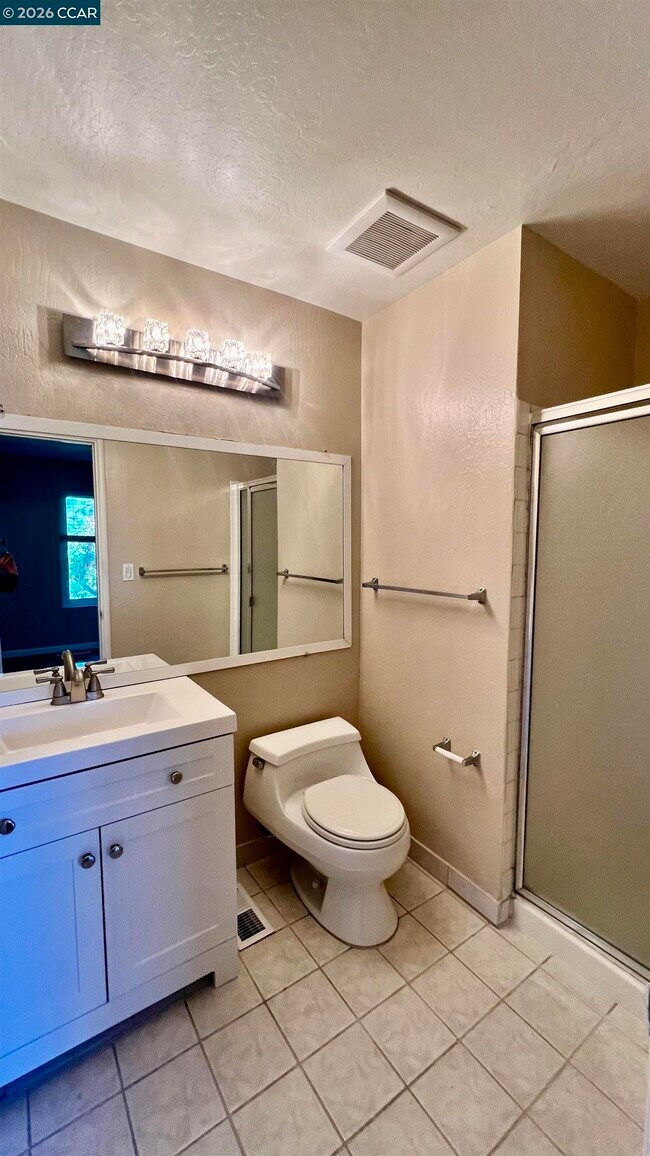 Building Photo - 2828 Royal Ann Ln