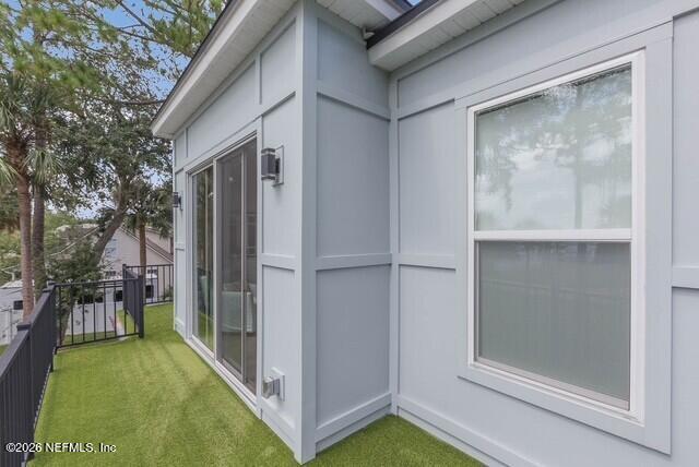 Building Photo - 5631 Heckscher Dr