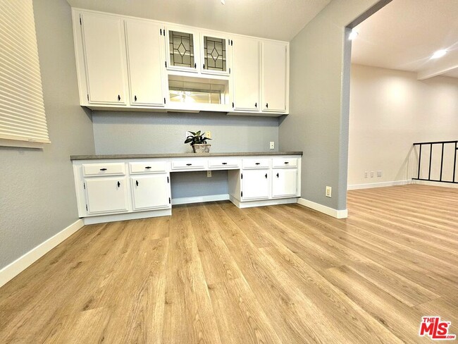 Building Photo - 10201 Mason Ave