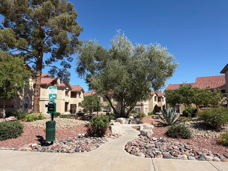 BBQ area - 520 Arrowhead Trl