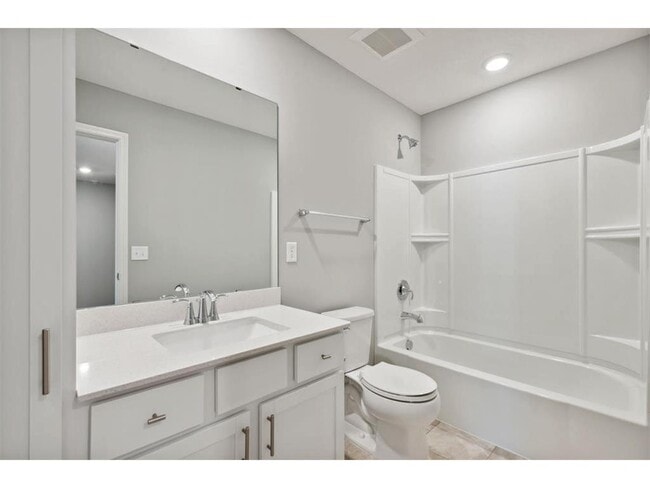 Building Photo - 10902 Holly Pl N