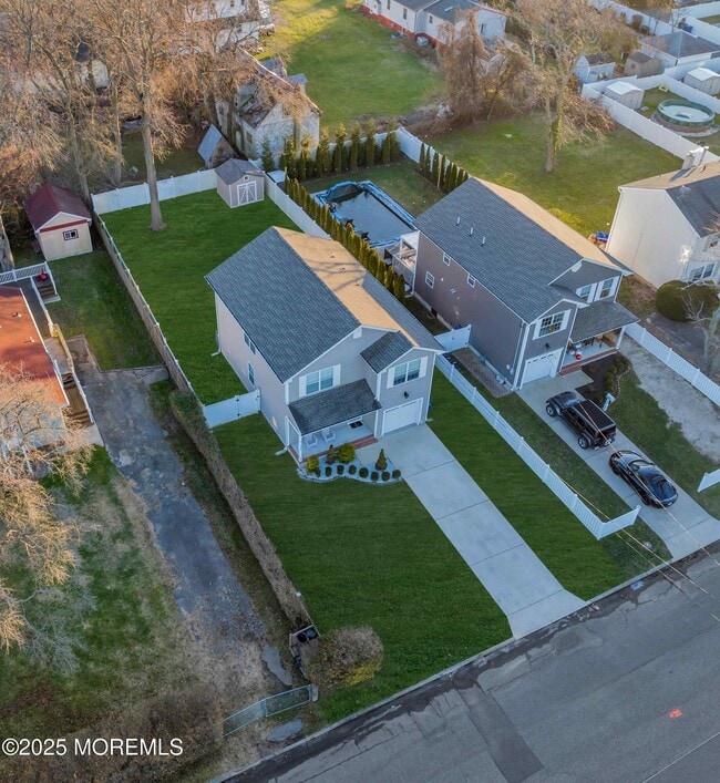 Building Photo - 132 Chelton Ave