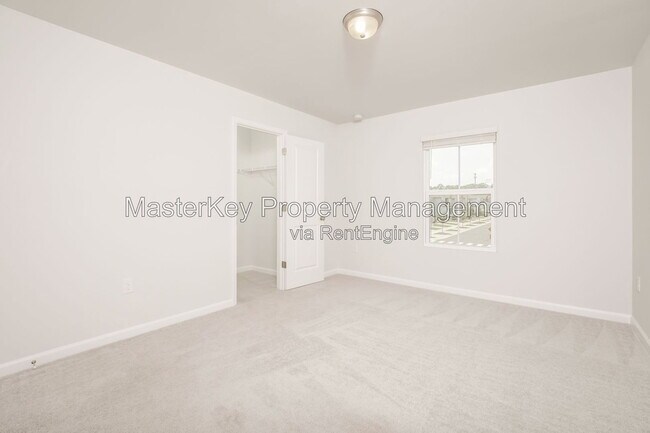 Building Photo - 804 McKenzie Pk Ter