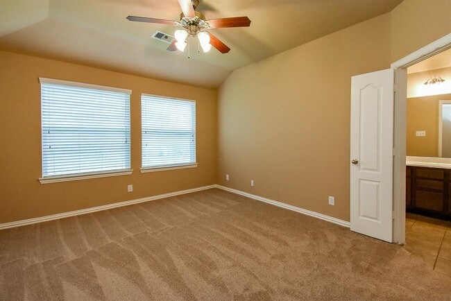 Building Photo - 26923 Glacier Creek Dr