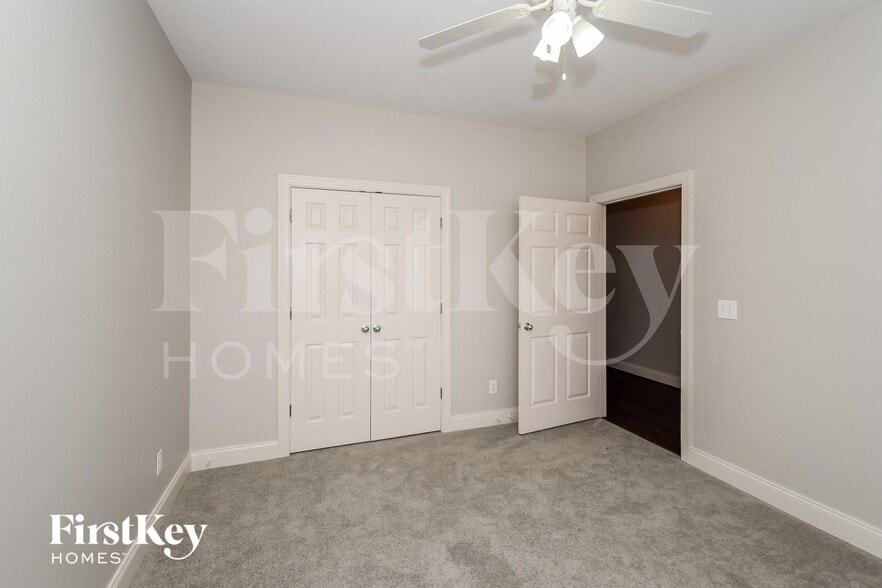 Building Photo - 15 Trellis Cir