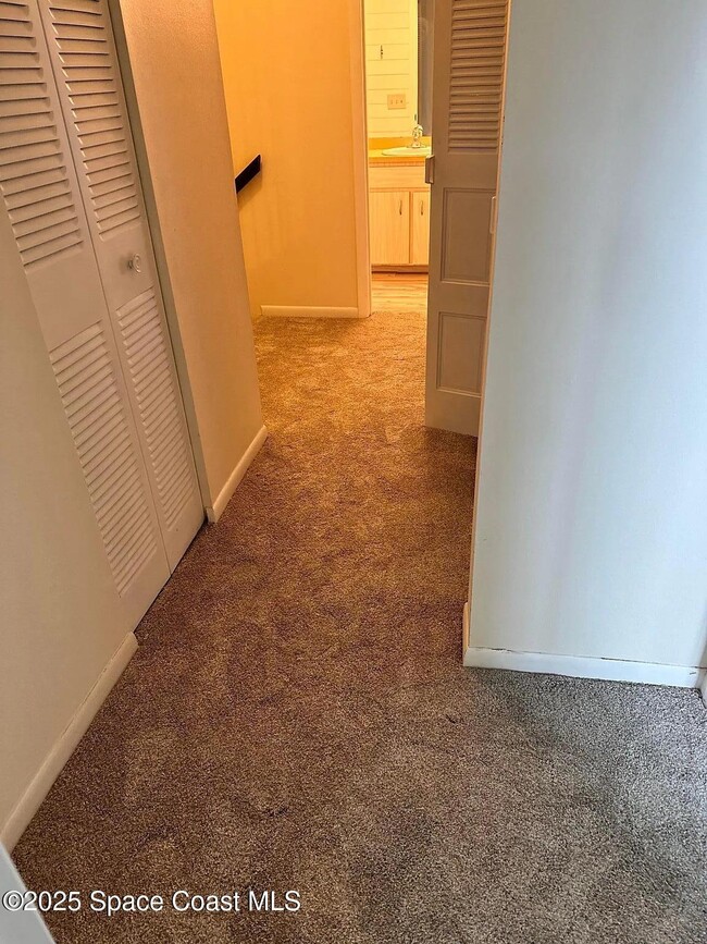 Building Photo - 435 Dove Ln