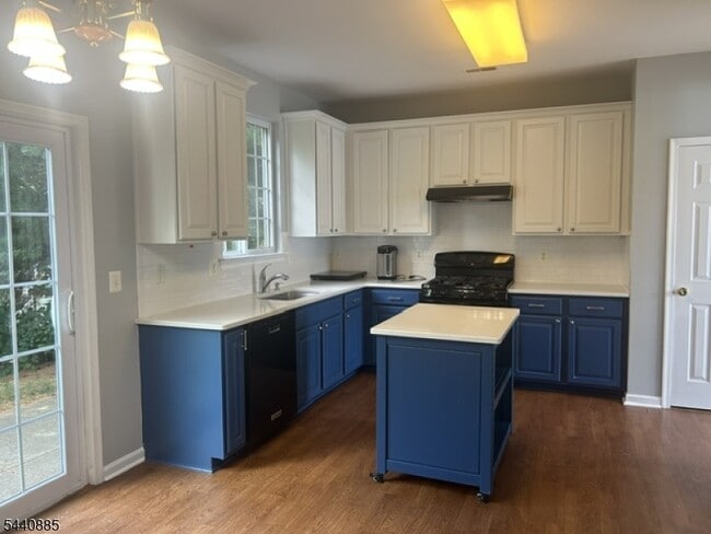 Building Photo - 246 Winding Hill Dr