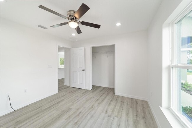 Building Photo - 5058 SW 154 Loop