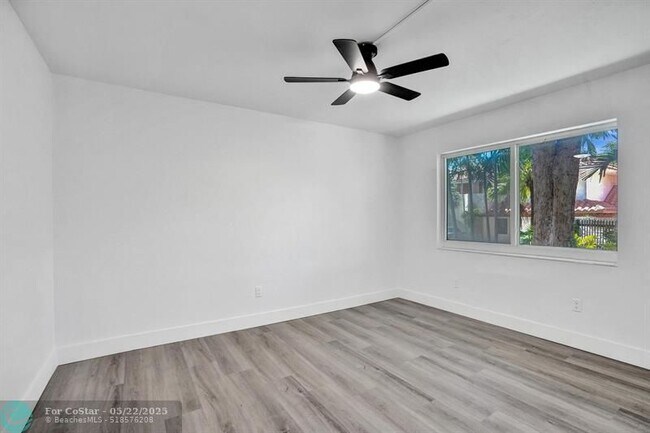 Building Photo - 1821 Middle River Dr