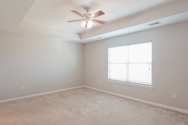 Building Photo - Coming Available