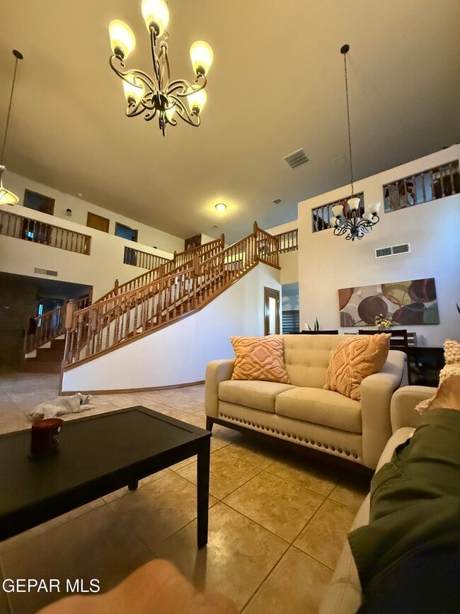 Building Photo - 3733 Tierra Campa Dr