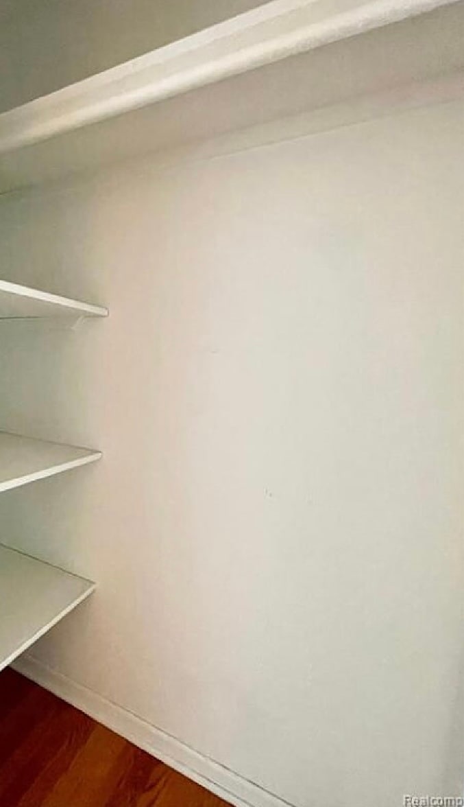 Building Photo - 525 Fairbrook St