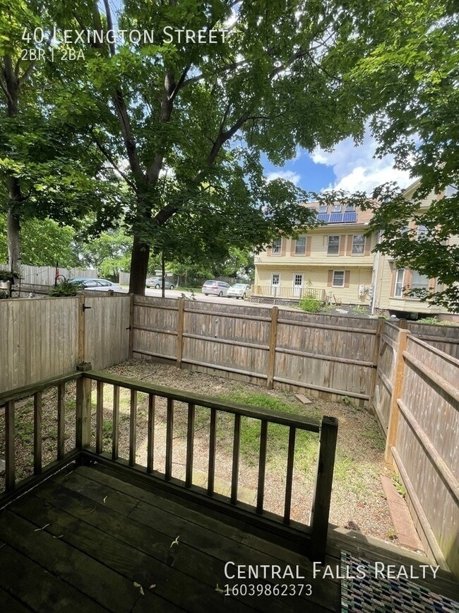 Building Photo - 40 Lexington St