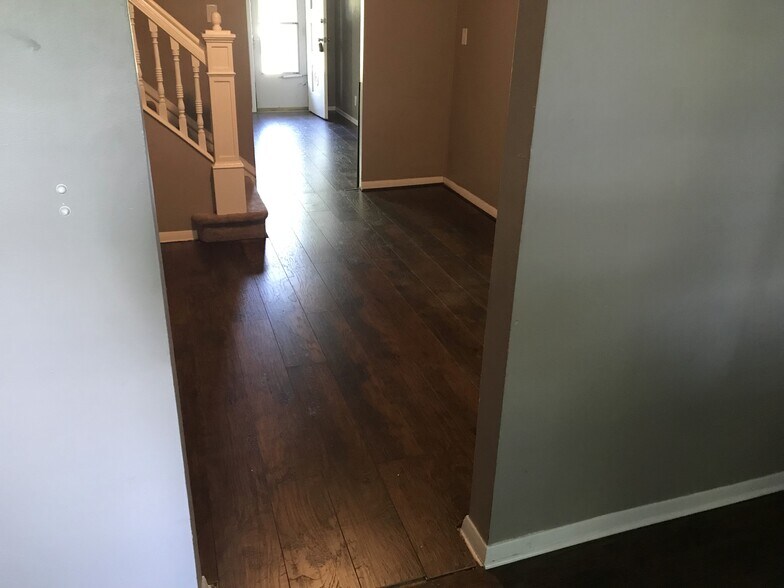 Building Photo - 256 Whipple St