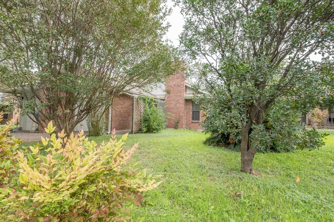 Building Photo - Charming 2-Bedroom, 2-Bath Townhouse in Pflugerville!