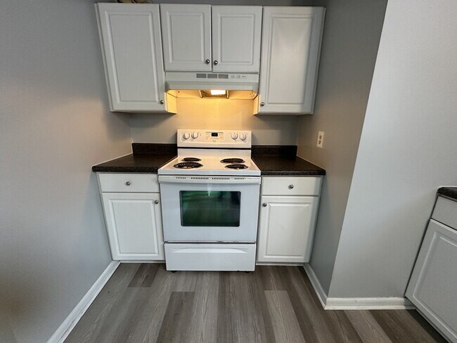 Building Photo - 506 Parkway Ct