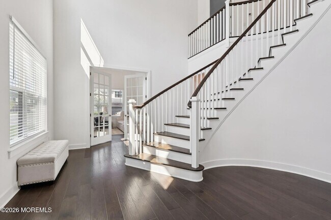 Building Photo - 2 Dogleg Ln