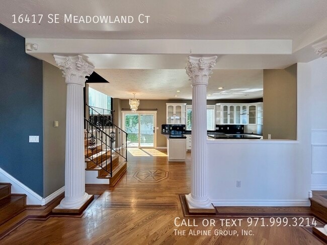 Building Photo - 16417 SE Meadowland Ct