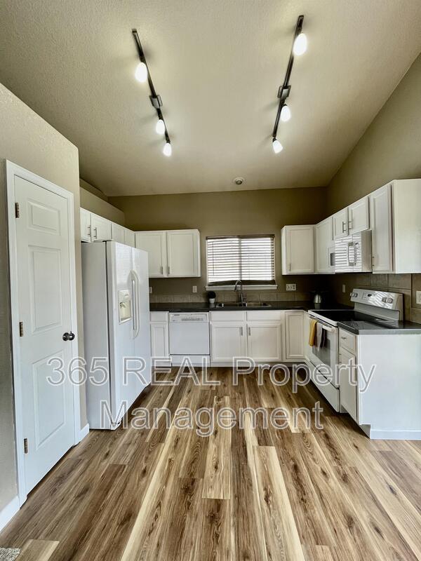 Building Photo - 3415 Syrah St