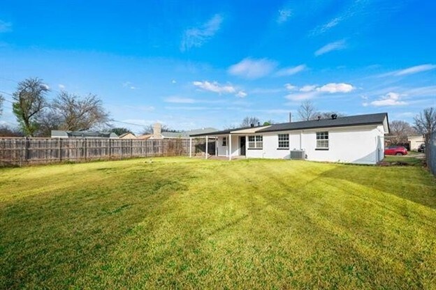 Building Photo - 710 Carpenter Dr