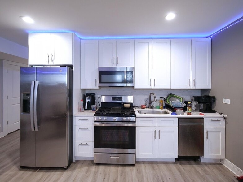 Building Photo - 4347 S Vincennes Ave