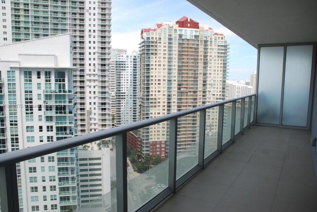 Building Photo - 1300 Brickell Bay Dr