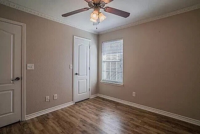 Building Photo - AVAILABLE SOON!